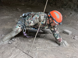 Água invadiu túnel e precisei correr por 20 minutos, diz trabalhador nepalês que sobreviveu a avalanche