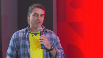 'Lula é o único que quer o tarifaço', responde Flávio após presidente atribuir à família Bolsonaro nova taxa dos EUA